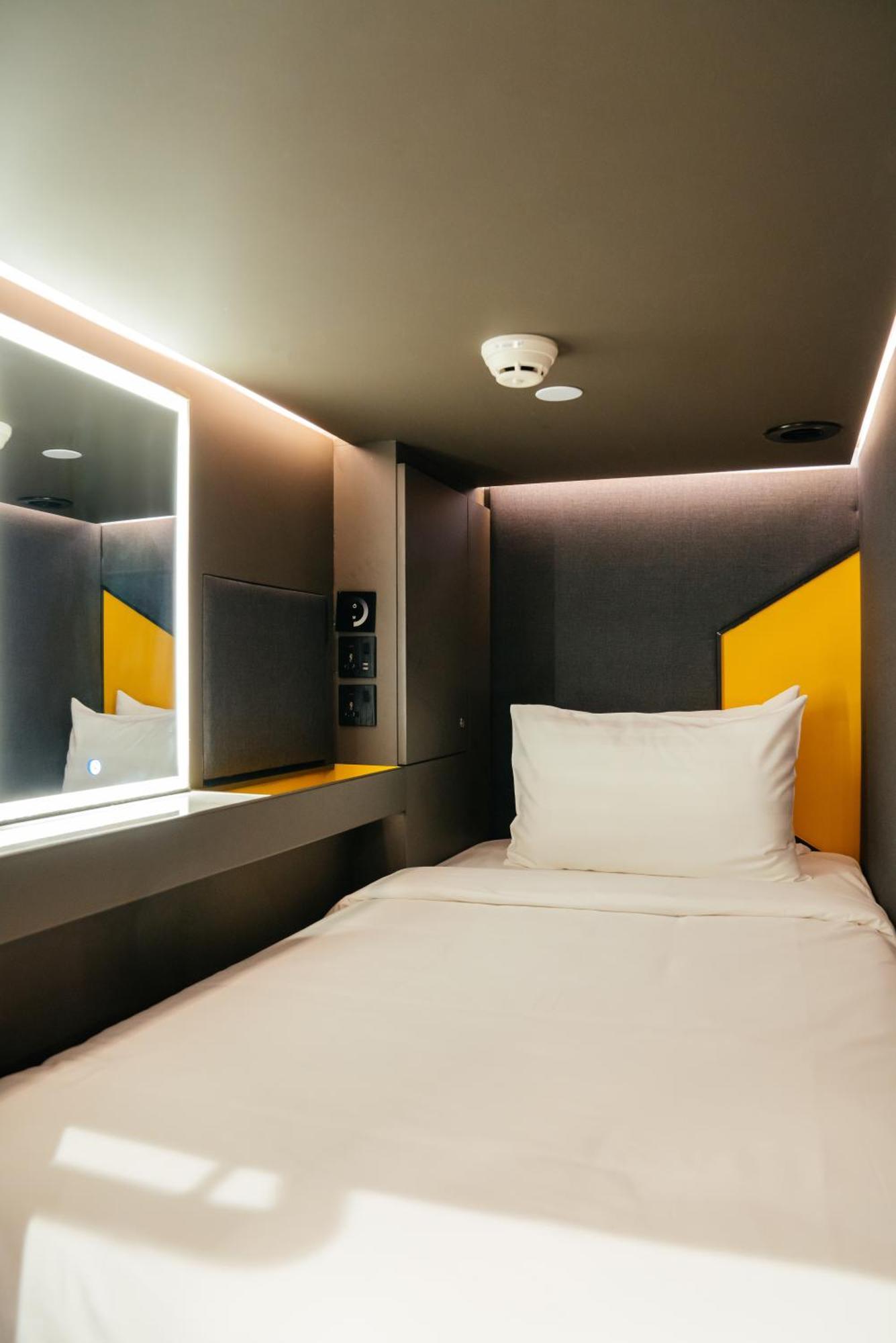 Capsule Transit Sleep Lounge Klia T1 - Landside Otel Sepang Dış mekan fotoğraf